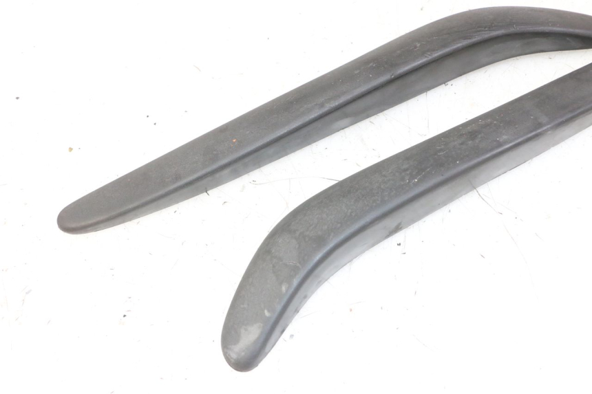 photo de FRONT MIDDLE PANEL  APRILIA SCARABEO GT TOURING 125 (1999 - 2005) - Component detail