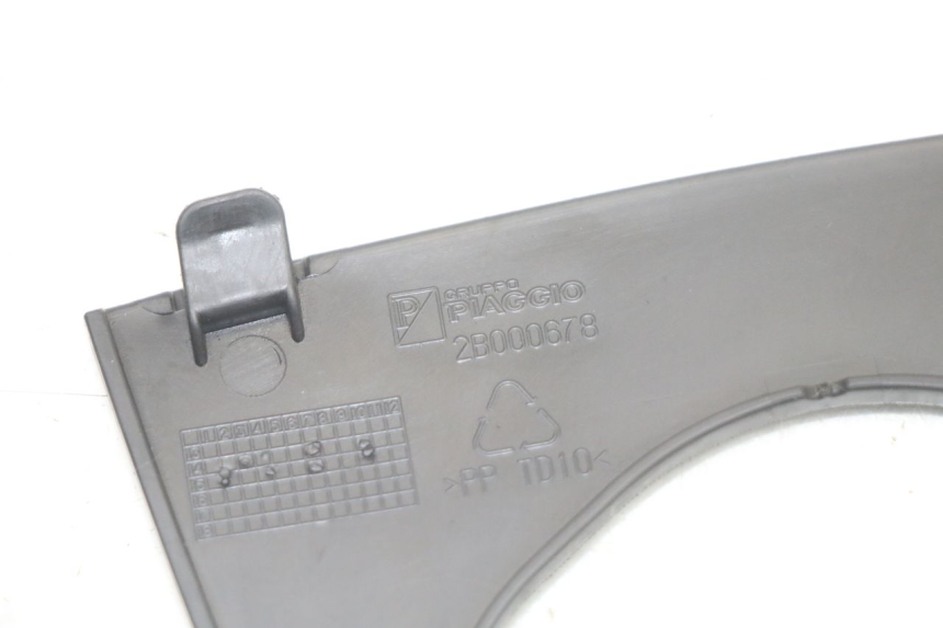 photo de FRONT MIDDLE PANEL PIAGGIO MP3 500 (2014 - 2016)