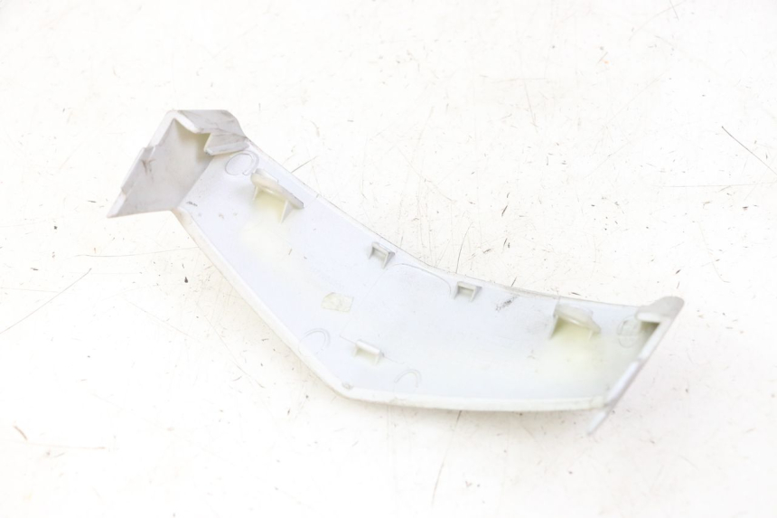 photo de FRONT MIDDLE PANEL  PEUGEOT VIVACITY 125 (2010 - 2017)