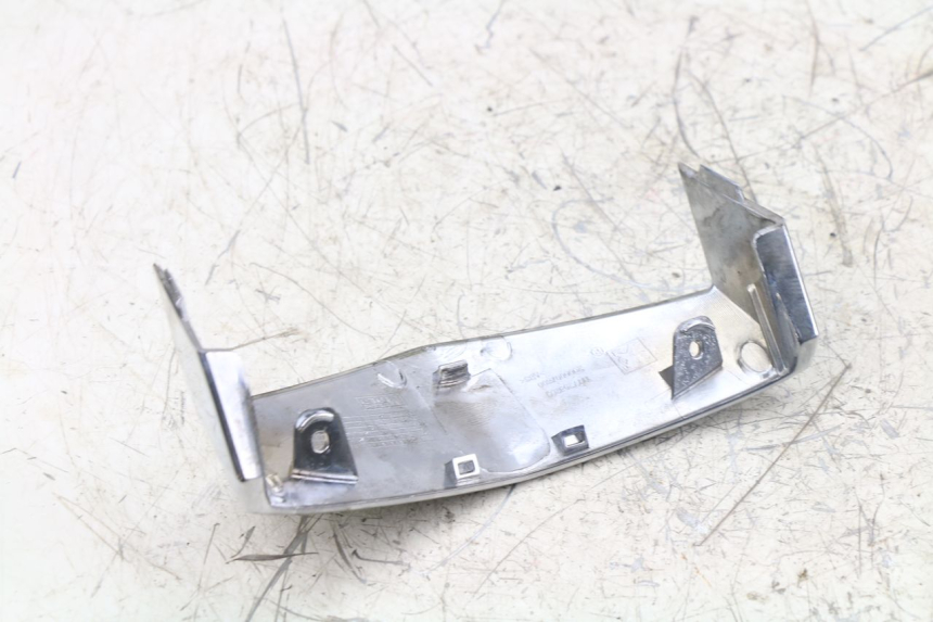 photo de FRONT MIDDLE PANEL  PEUGEOT VIVACITY 125 (2010 - 2017)