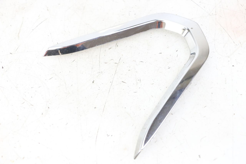 photo de FRONT MIDDLE PANEL  PEUGEOT SATELIS 125 (2013 - 2018)