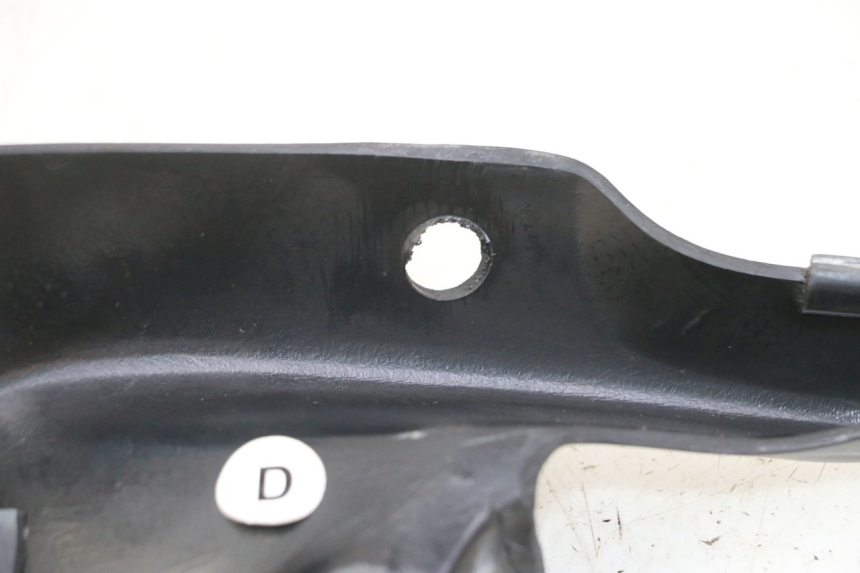 photo de FRONT MIDDLE PANEL  YAMAHA XJ6 ABS 600 (2008 - 2016)