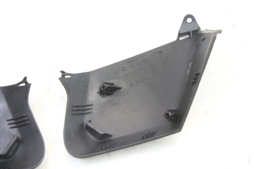 photo de UPPER FRONT FAIRING JUNCTION YAMAHA XMAX X-MAX 125 (2006 - 2009)