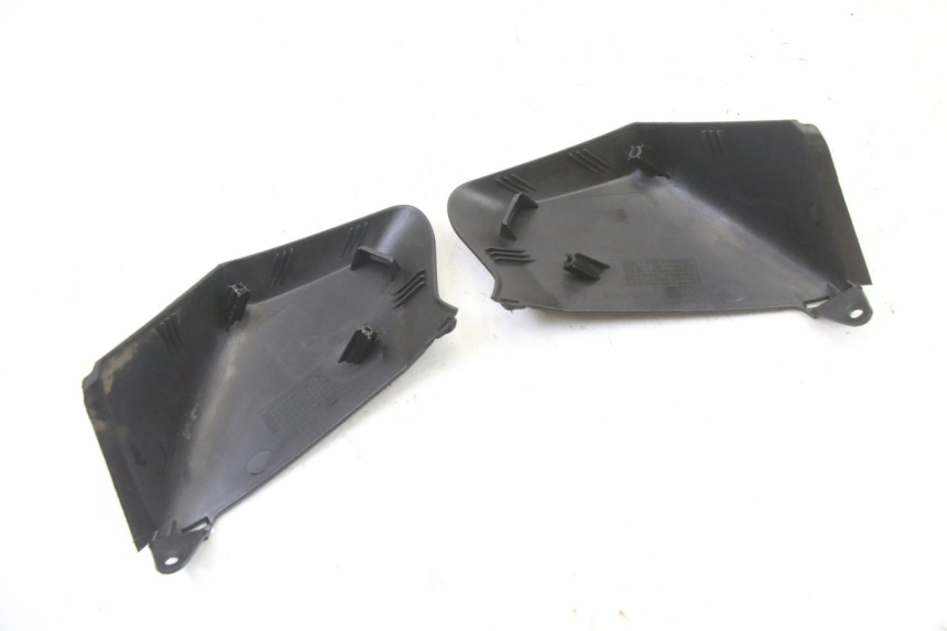 photo de UPPER FRONT FAIRING JUNCTION YAMAHA XMAX X-MAX 125 (2006 - 2009)