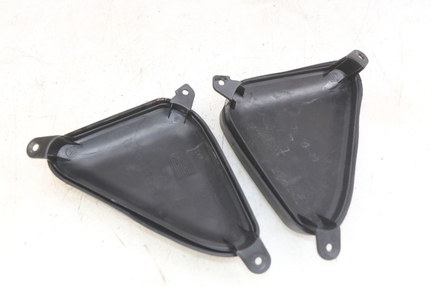 photo de UPPER FRONT FAIRING JUNCTION YAMAHA X-MAX XMAX 125 (2010 - 2014)