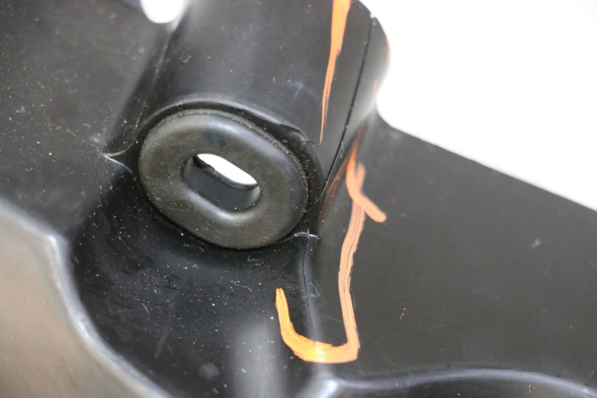 photo de FRONT MIDDLE PANEL YAMAHA XMAX X-MAX 125 (2021 - 2025)