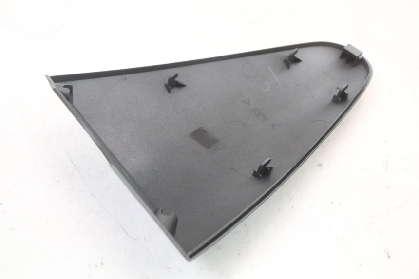 photo de FRONT MIDDLE PANEL YAMAHA YP MAJESTY 125 (2002 - 2006)