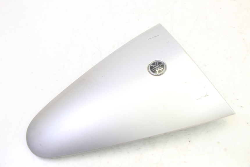 photo de FRONT MIDDLE PANEL YAMAHA YP MAJESTY 125 (2002 - 2006) - Zoom on usage condition
