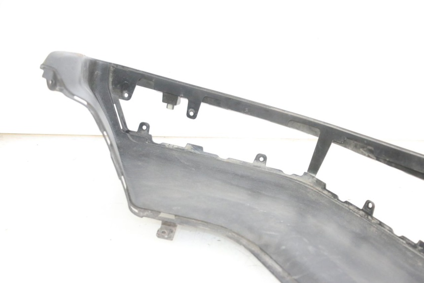 photo de RIGHT MIDDLE FLOOR PANEL SUZUKI BURGMAN 650 (2013 - 2020)