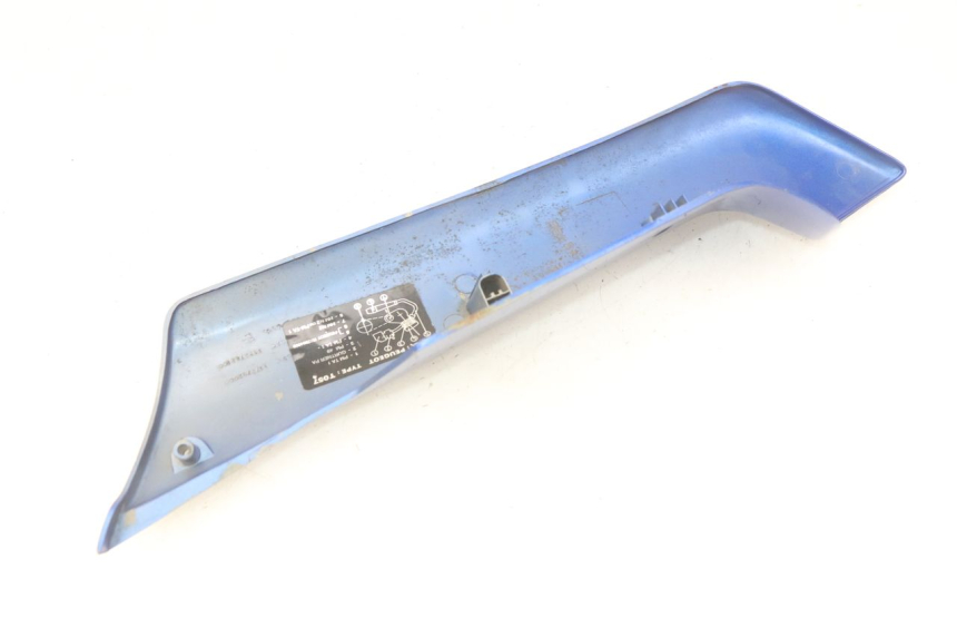 photo de RIGHT FOOTREST BRACKET PEUGEOT FOX 50 (1995 - 2003)