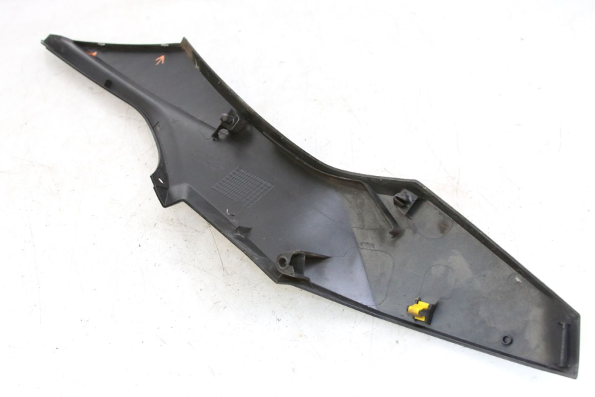 photo de RIGHT MIDDLE FLOOR PANEL HONDA FORZA 125 (2015 - 2016)