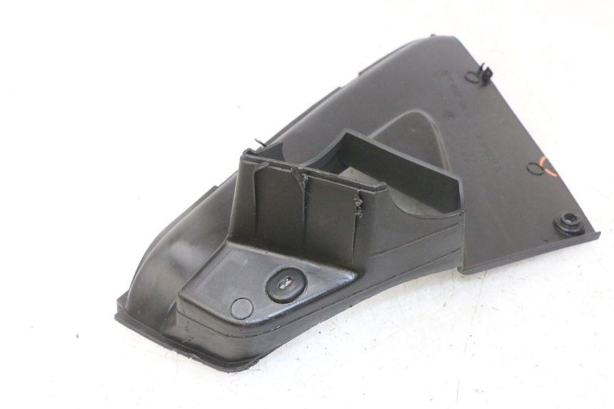 photo de RIGHT MIDDLE FLOOR PANEL PEUGEOT JET FORCE CARBU 50 (2003 - 2016)