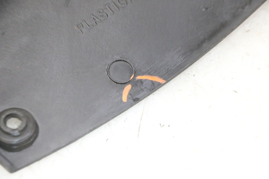 photo de RIGHT MIDDLE FLOOR PANEL PEUGEOT JET FORCE CARBU 50 (2003 - 2016)