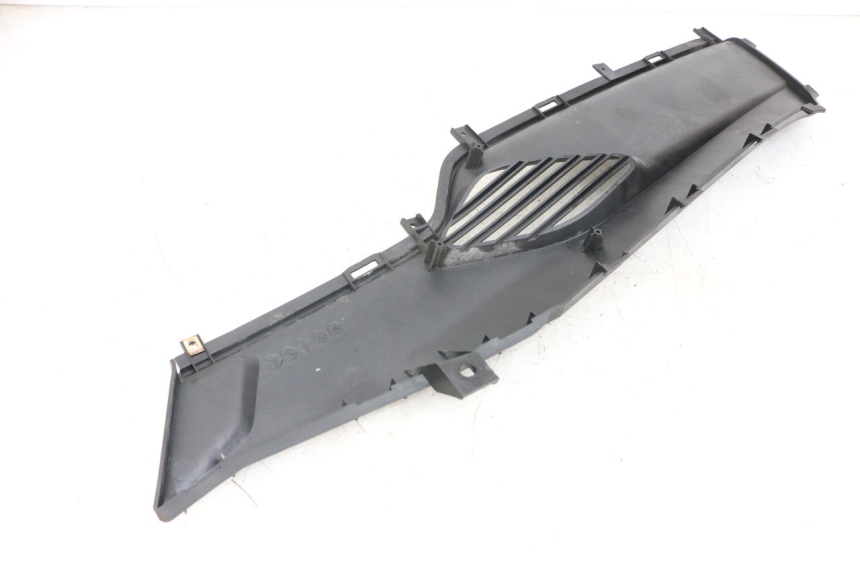 photo de RIGHT FOOTREST BRACKET KYMCO DINK STREET ABS 125 (2011 - 2018)