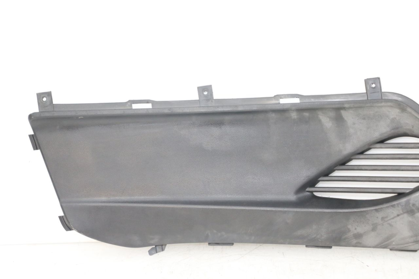 photo de RIGHT FOOTREST BRACKET KYMCO DINK STREET ABS 125 (2011 - 2018)
