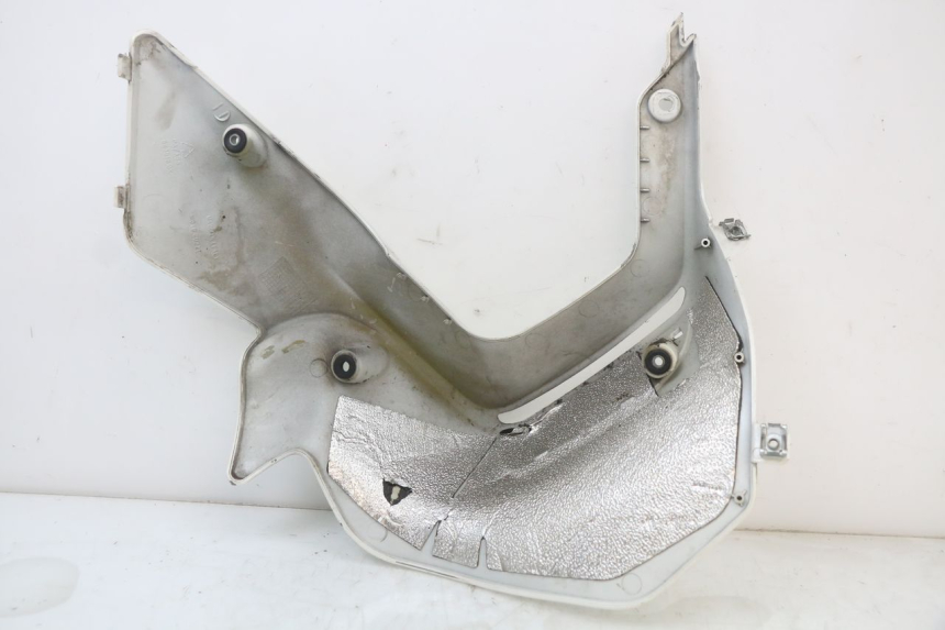photo de RIGHT MIDDLE FLOOR PANEL MOTO GUZZI NORGE 8V GT 1200 (2011 - 2016)