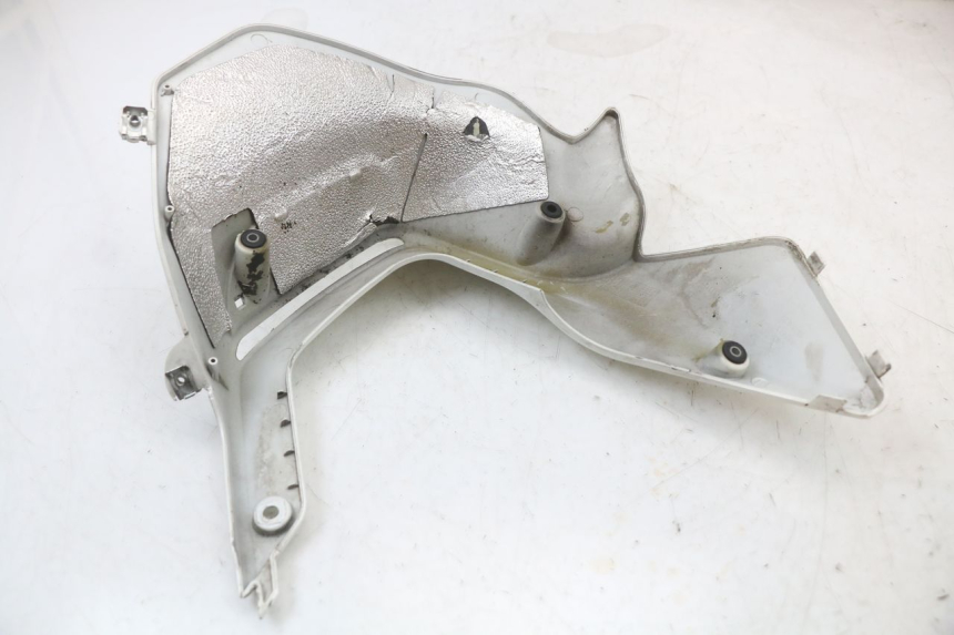 photo de RIGHT MIDDLE FLOOR PANEL MOTO GUZZI NORGE 8V GT 1200 (2011 - 2016)