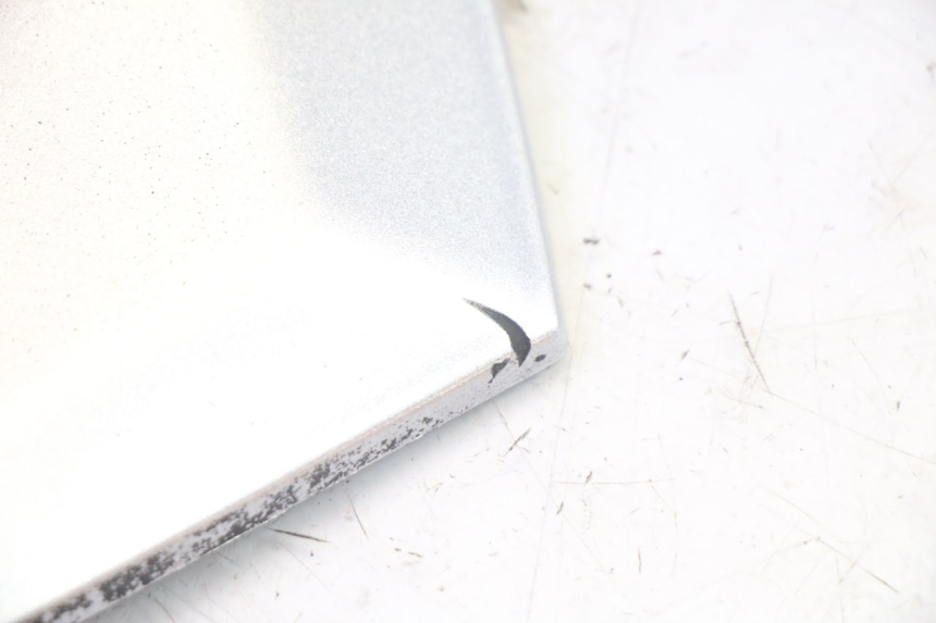 photo de RIGHT MIDDLE FLOOR PANEL PIAGGIO MP3 RL 250 (2007 - 2010) - Zoom on usage condition