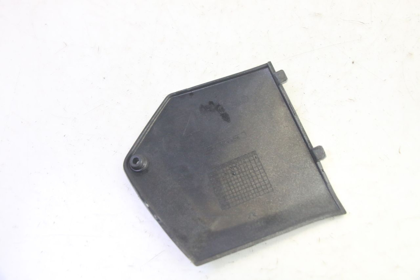 photo de RIGHT MIDDLE FLOOR PANEL PIAGGIO MP3 RL 250 (2007 - 2010) - Technical close-up