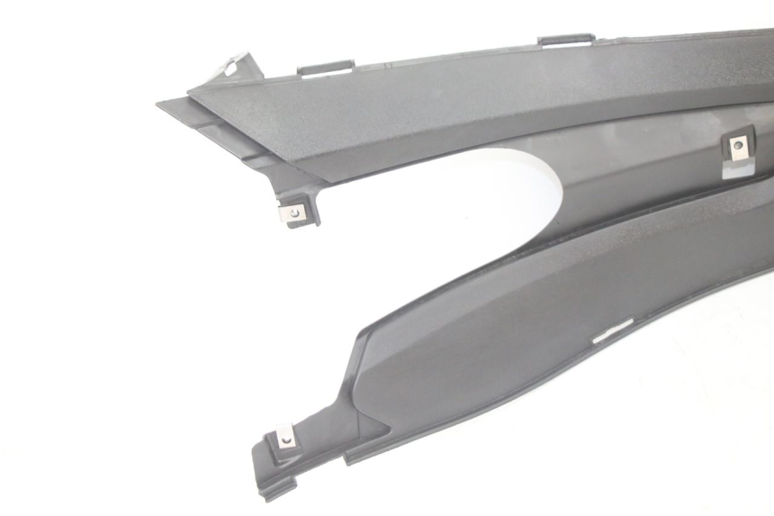 photo de RIGHT MIDDLE FLOOR PANEL GILERA RUNNER SP 50 (2006 - 2008)