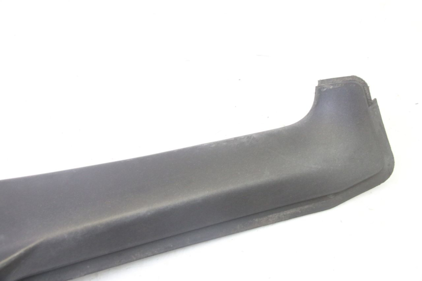 photo de RIGHT MIDDLE FLOOR PANEL APRILIA SR R 2T LC 50 (2018 - 2021)