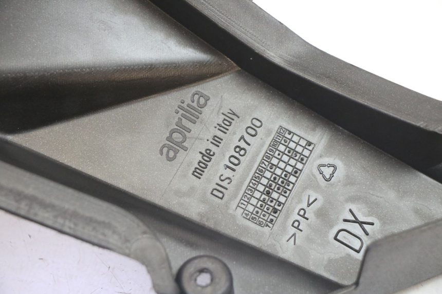 photo de RIGHT MIDDLE FLOOR PANEL APRILIA SR R 2T LC 50 (2018 - 2021)