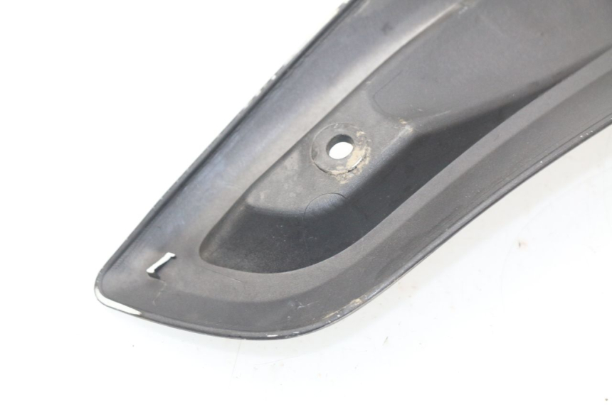 photo de RIGHT FOOTREST BRACKET YAMAHA X-MAX XMAX 125 (2010 - 2014)