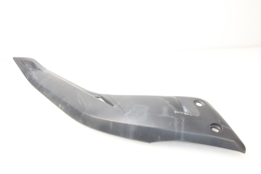 photo de RIGHT FOOTREST BRACKET YAMAHA X-MAX XMAX 125 (2010 - 2014)