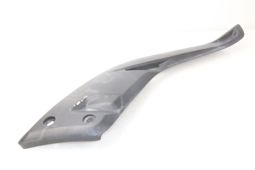 photo de RIGHT FOOTREST BRACKET YAMAHA X-MAX XMAX 125 (2010 - 2014)