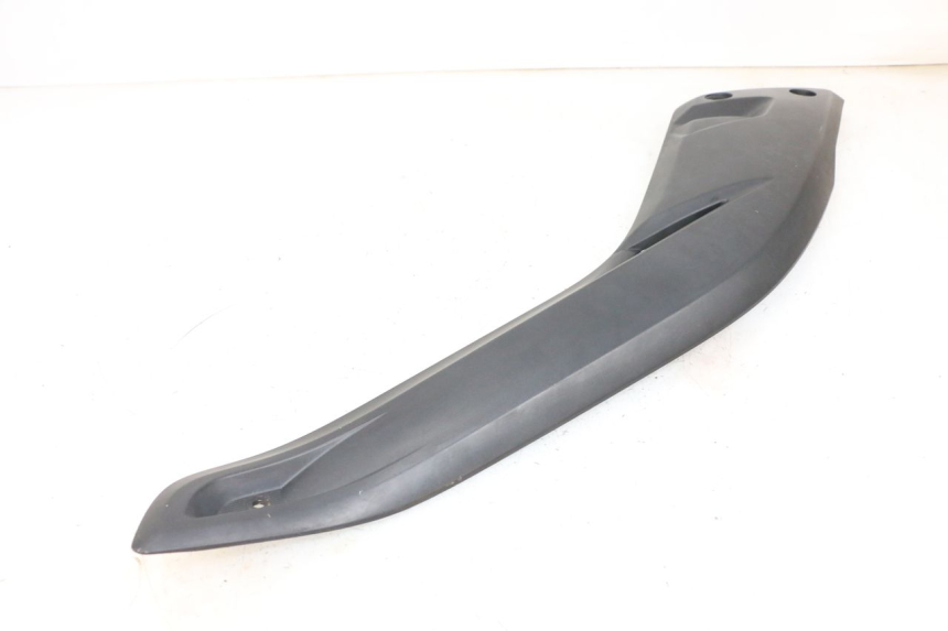 photo de RIGHT FOOTREST BRACKET YAMAHA X-MAX XMAX 125 (2010 - 2013) - Fixing points details