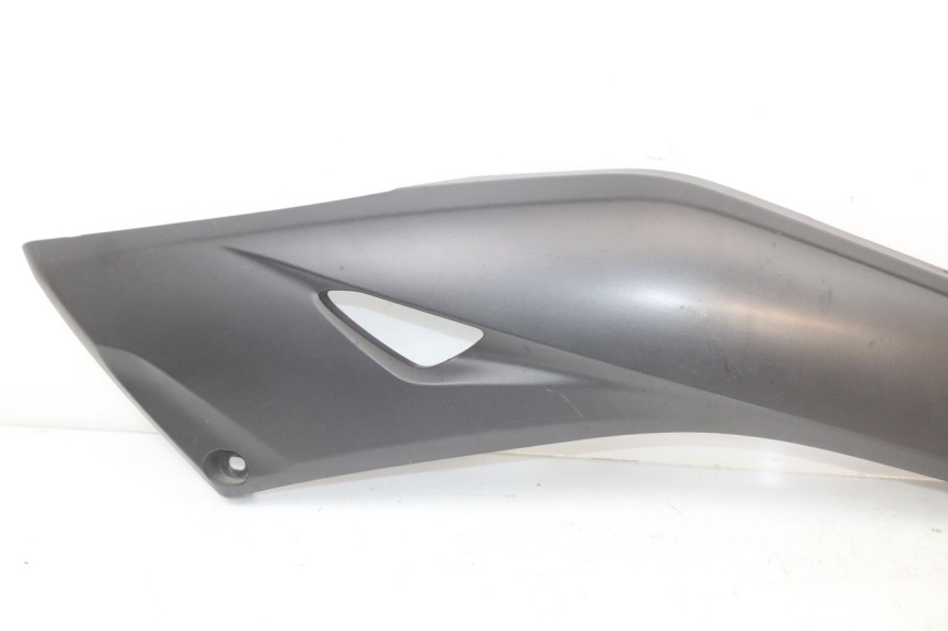 photo de RIGHT FOOTREST BRACKET YAMAHA XMAX X-MAX ABS 125 (2017 - 2020)