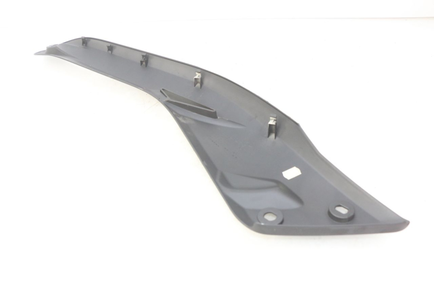 photo de RIGHT FOOTREST BRACKET YAMAHA X-MAX XMAX 125 (2010 - 2014)