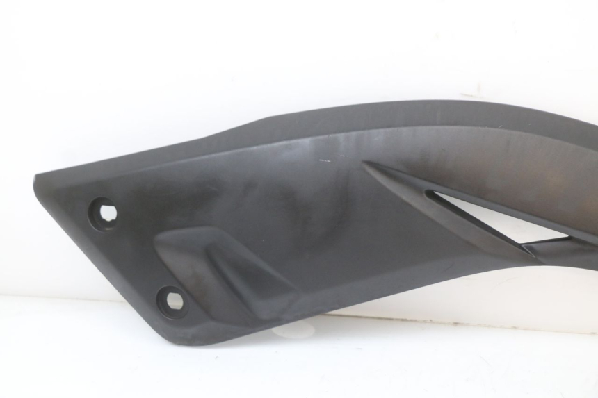 photo de RIGHT FOOTREST BRACKET YAMAHA X-MAX XMAX 125 (2010 - 2014)