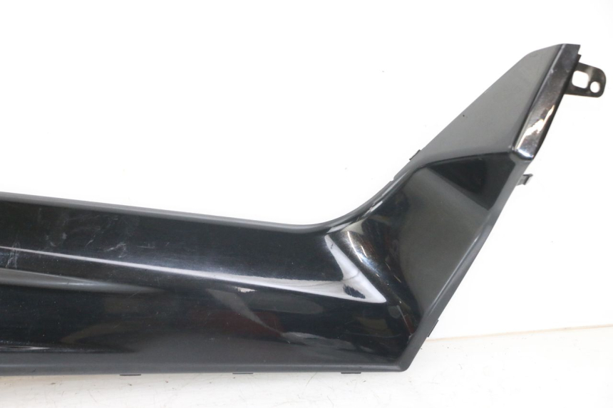 photo de RIGHT FOOTREST BRACKET YAMAHA X-MAX XMAX 250 (2006 - 2009)