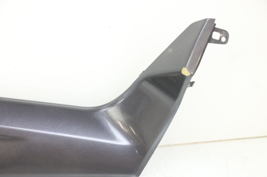 photo de RIGHT FOOTREST BRACKET YAMAHA XMAX X-MAX 125 (2006 - 2009)