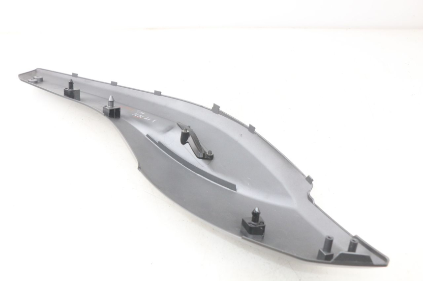 photo de RIGHT MIDDLE FLOOR PANEL YAMAHA XP T-MAX TMAX 500 (2008 - 2012)