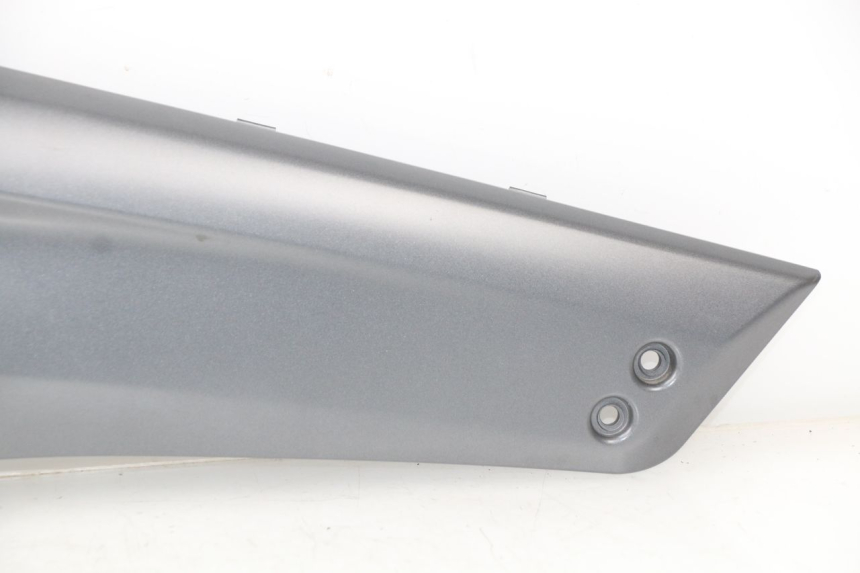 photo de RIGHT MIDDLE FLOOR PANEL YAMAHA XP T-MAX TMAX 500 (2008 - 2012)