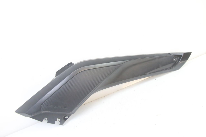 photo de RIGHT MIDDLE FLOOR PANEL YAMAHA YP X-MAX XMAX 400 (2014 - 2017)