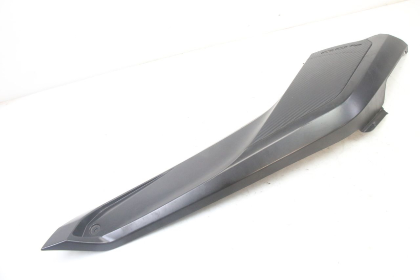 photo de RIGHT MIDDLE FLOOR PANEL YAMAHA YP X-MAX XMAX 400 (2014 - 2017)