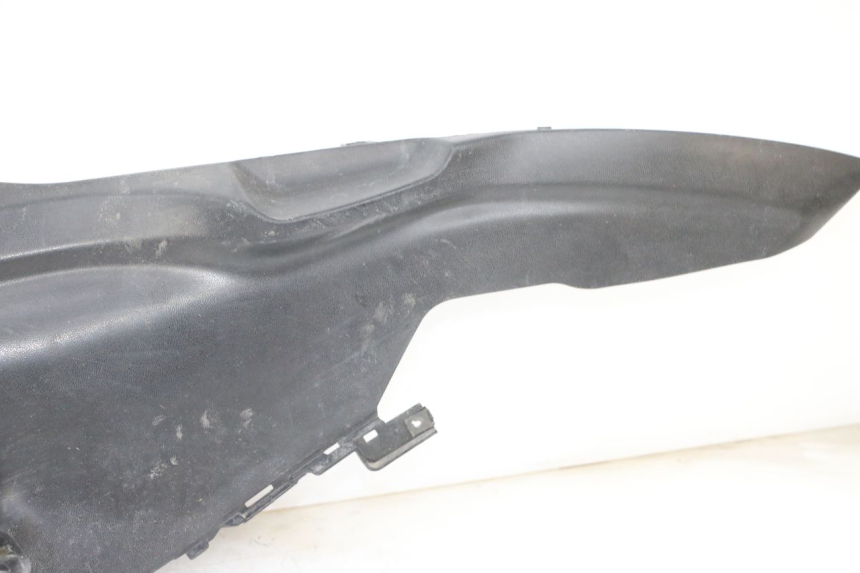 photo de LEFT MIDDLE FLOOR PANEL SUZUKI BURGMAN 650 (2013 - 2020)