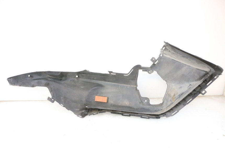photo de LEFT MIDDLE FLOOR PANEL SUZUKI BURGMAN 650 (2013 - 2020)