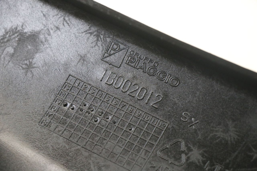 photo de LEFT MIDDLE FLOOR PANEL PIAGGIO MP3 500 (2014 - 2016)