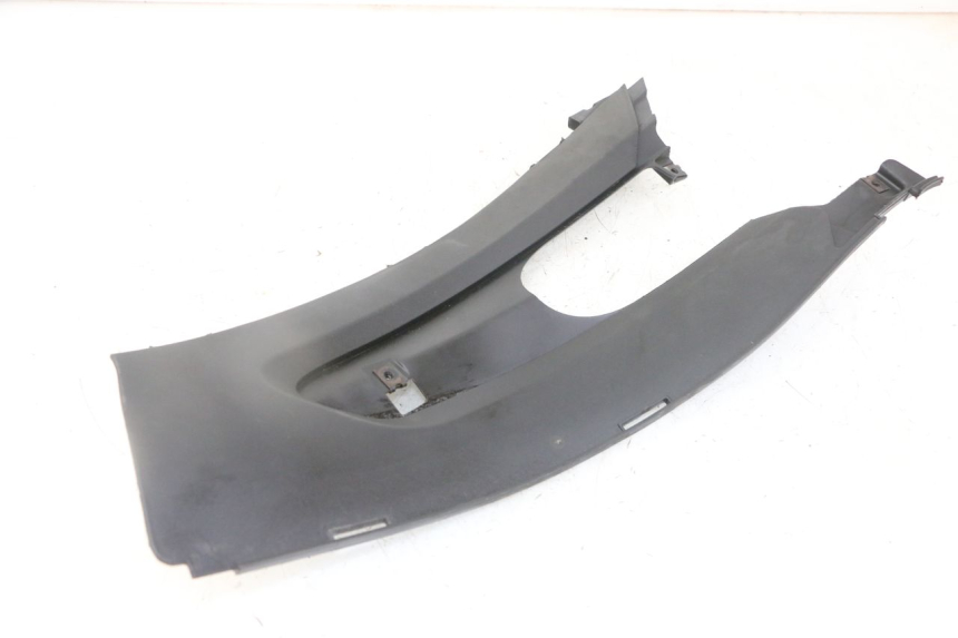photo de LEFT MIDDLE FLOOR PANEL GILERA RUNNER SL 50 (2006 - 2009)