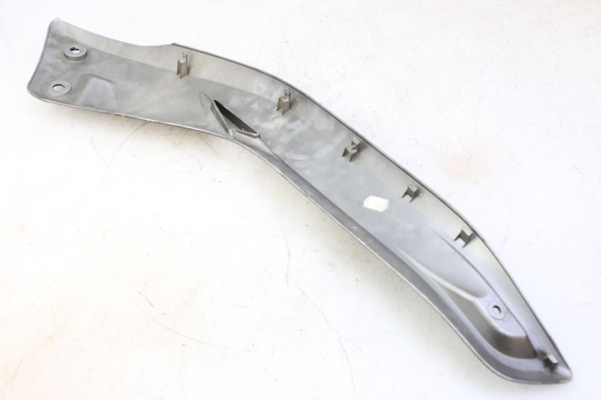 photo de LEFT MIDDLE FLOOR PANEL YAMAHA X-MAX XMAX 125 (2010 - 2014)