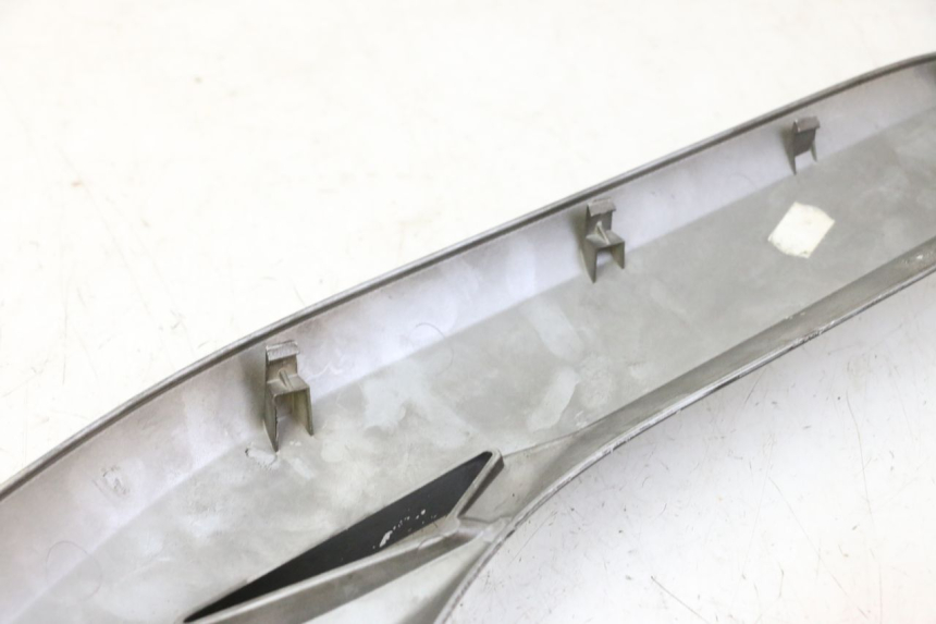 photo de LEFT MIDDLE FLOOR PANEL YAMAHA X-MAX XMAX 125 (2010 - 2014)