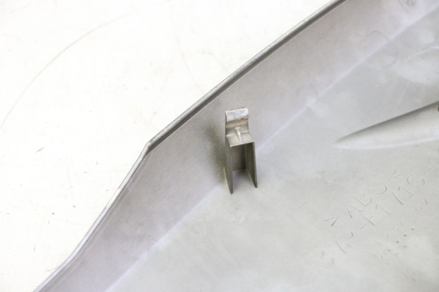 photo de LEFT MIDDLE FLOOR PANEL YAMAHA X-MAX XMAX 125 (2010 - 2014)