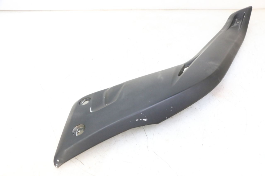 photo de LEFT MIDDLE FLOOR PANEL YAMAHA X-MAX XMAX 125 (2010 - 2014)