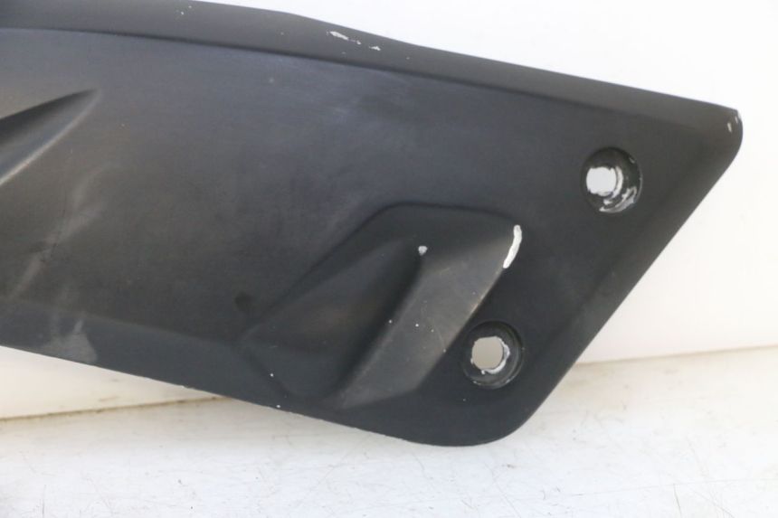 photo de LEFT MIDDLE FLOOR PANEL YAMAHA X-MAX XMAX 125 (2010 - 2014)