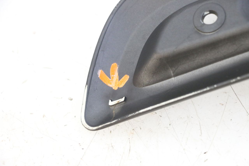 photo de LEFT MIDDLE FLOOR PANEL YAMAHA X-MAX XMAX 125 (2010 - 2014)