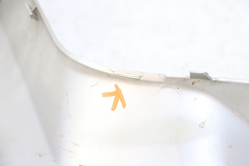 photo de LEFT FOOTREST BRACKET YAMAHA XMAX X-MAX 125 (2006 - 2009) - Markings and original references